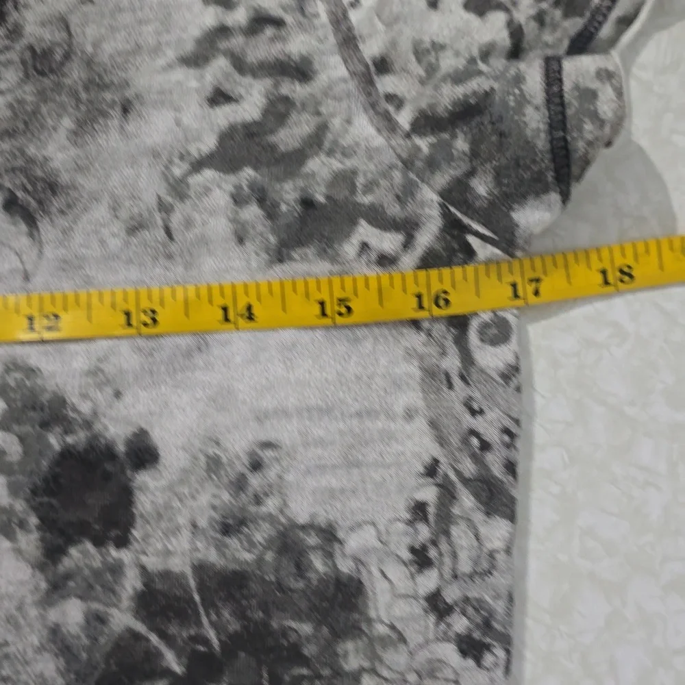 The North Face Gray Print T-shirt Size S/P - Picture 11 of 13
